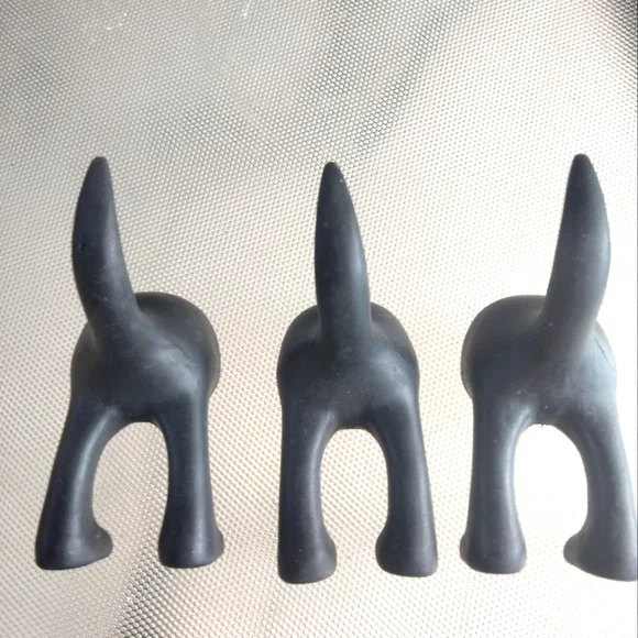 Three dog tail hooks - Picture 1 of 6